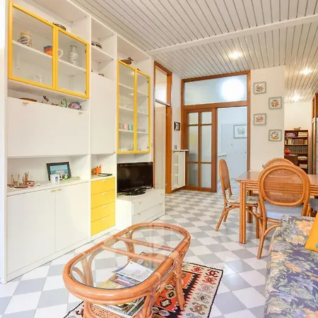 2 Bedroom Awesome In Chiavari