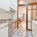 Διαμέρισμα 2 Bedroom Awesome In