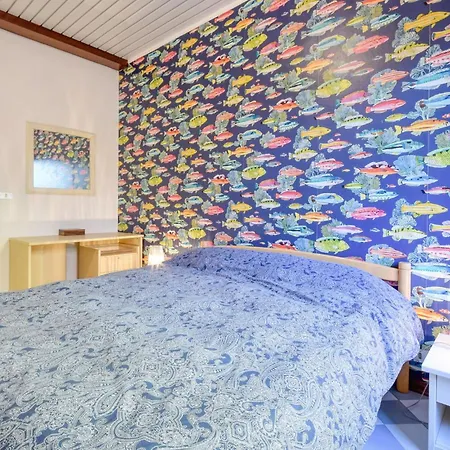 Apartamento 2 Bedroom Awesome In *