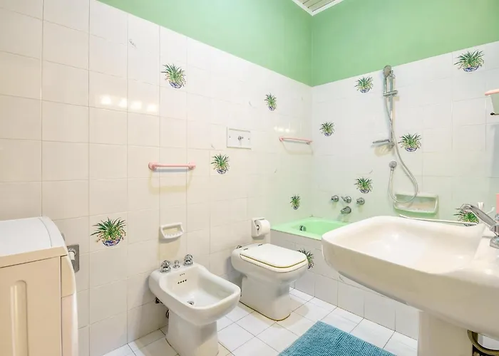 Apartamento 2 Bedroom Awesome In