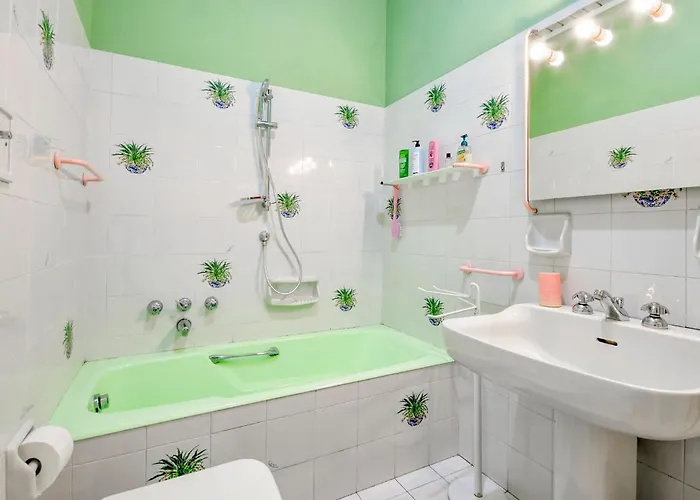 2 Bedroom Awesome In Apartamento