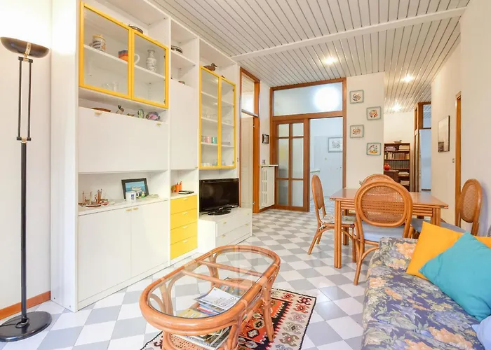 2 Bedroom Awesome In Chiavari